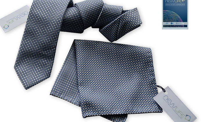 Krawatten und Tücher aus PET-Flaschen Recycling