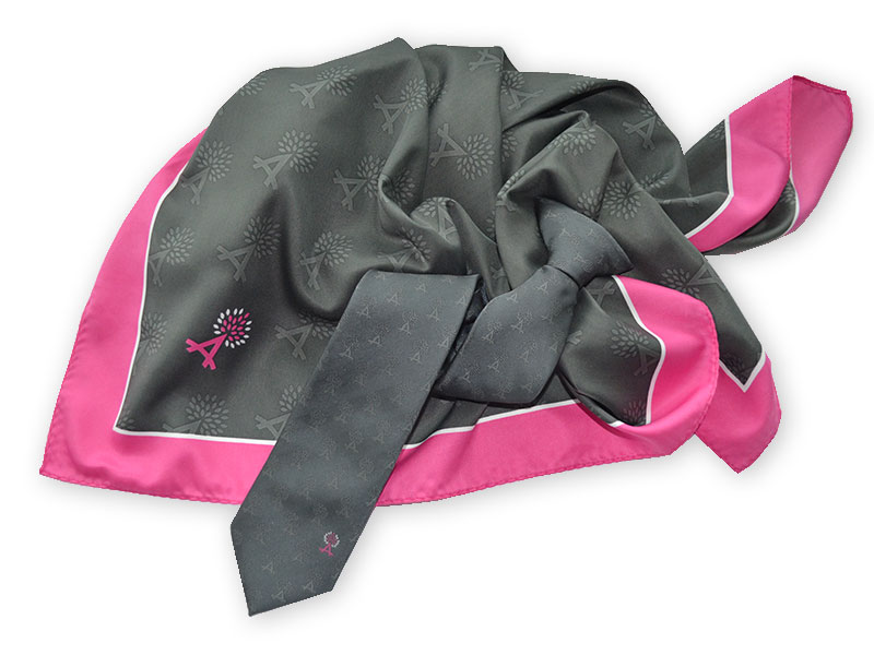 Clip-Krawatten und Halstücher mit Logo für das Hotelpersonal